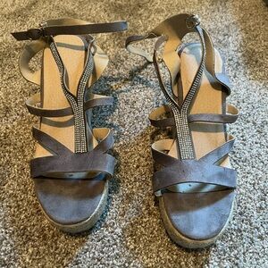 Elegant Gray Strappy Sandals